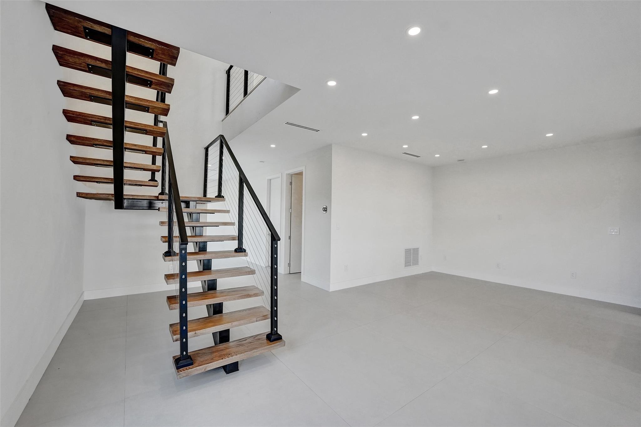 Poinsettia Heights - Residential