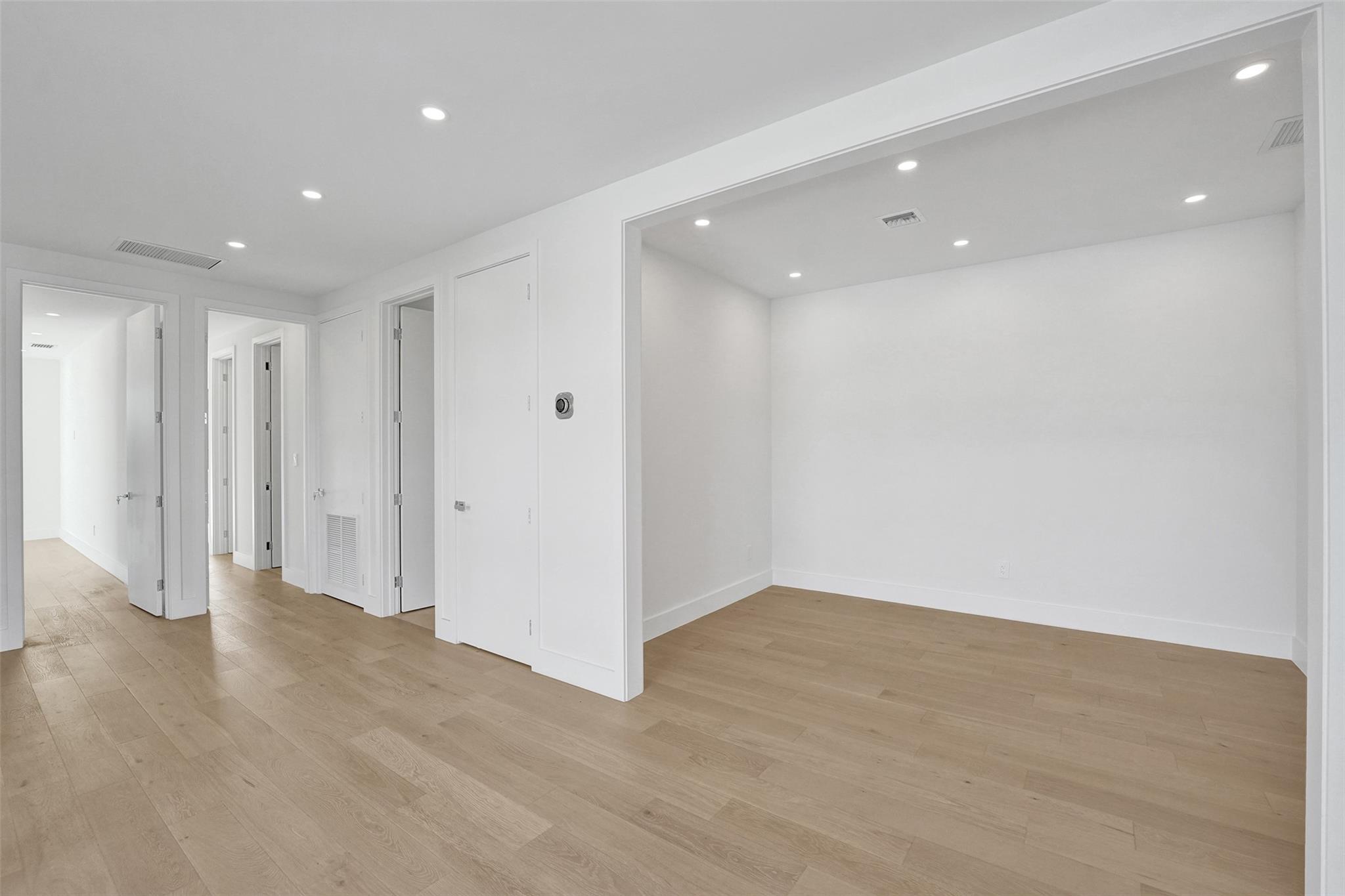 Poinsettia Heights - Residential