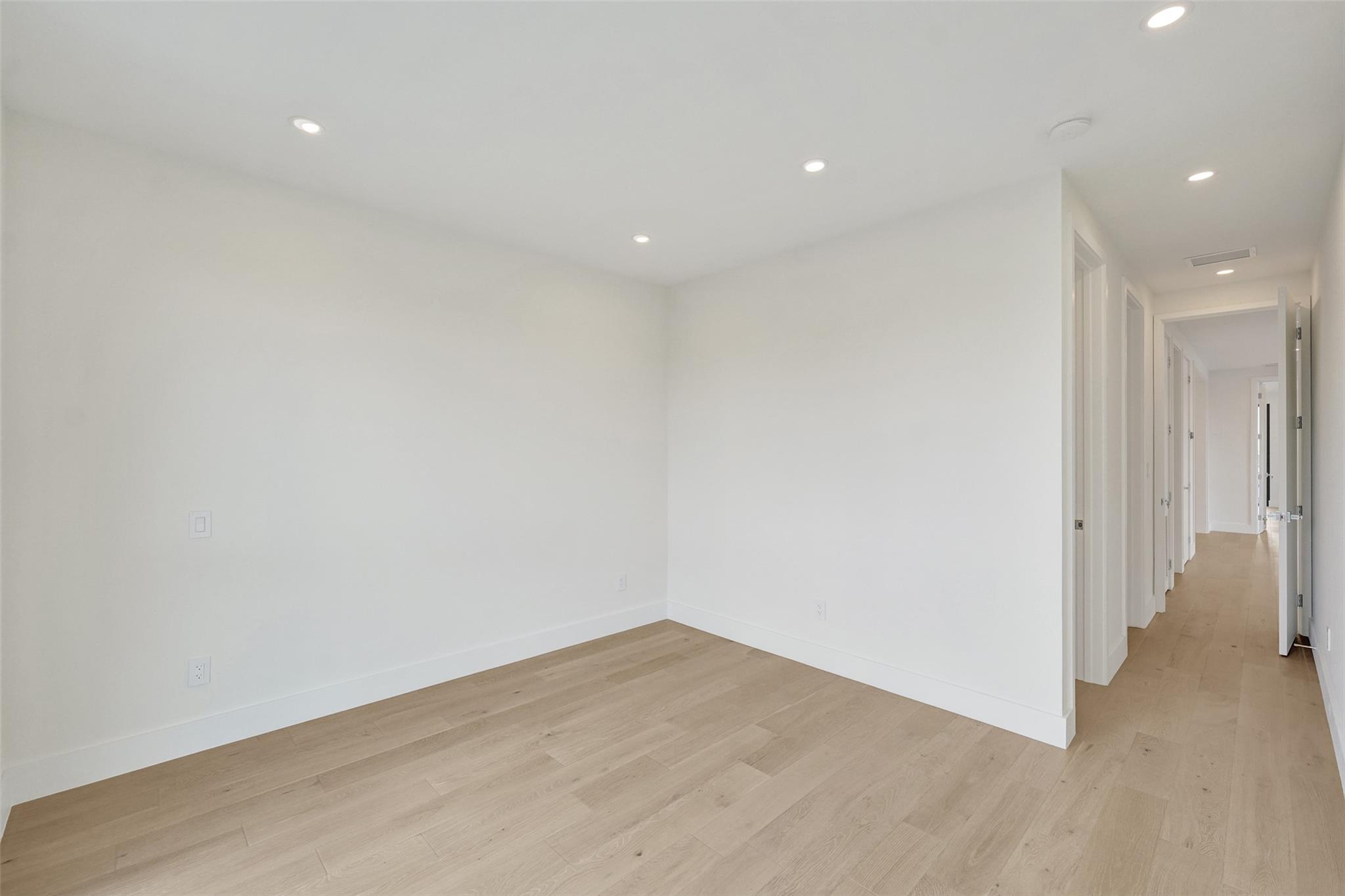 Poinsettia Heights - Residential