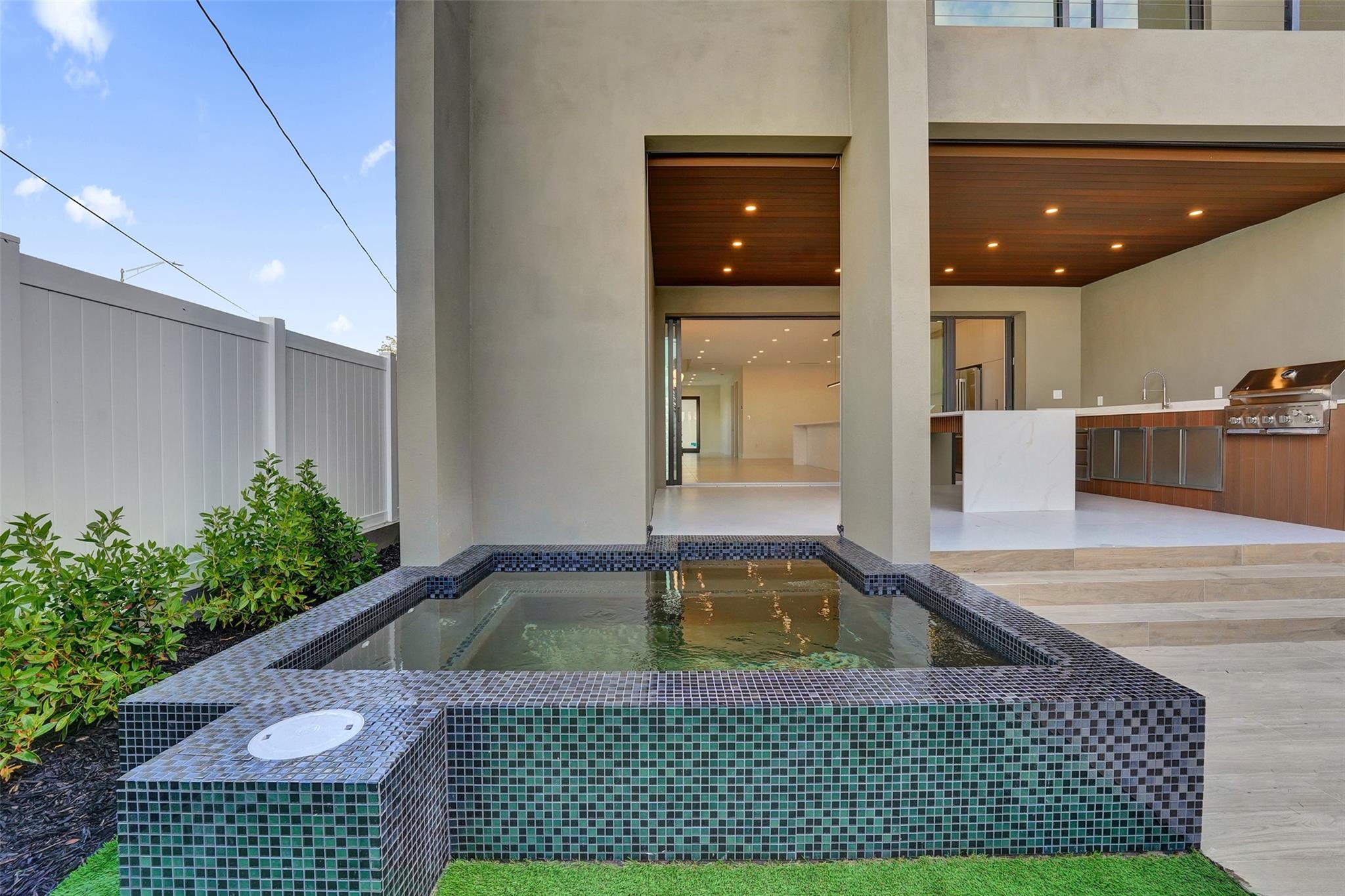 Poinsettia Heights - Residential