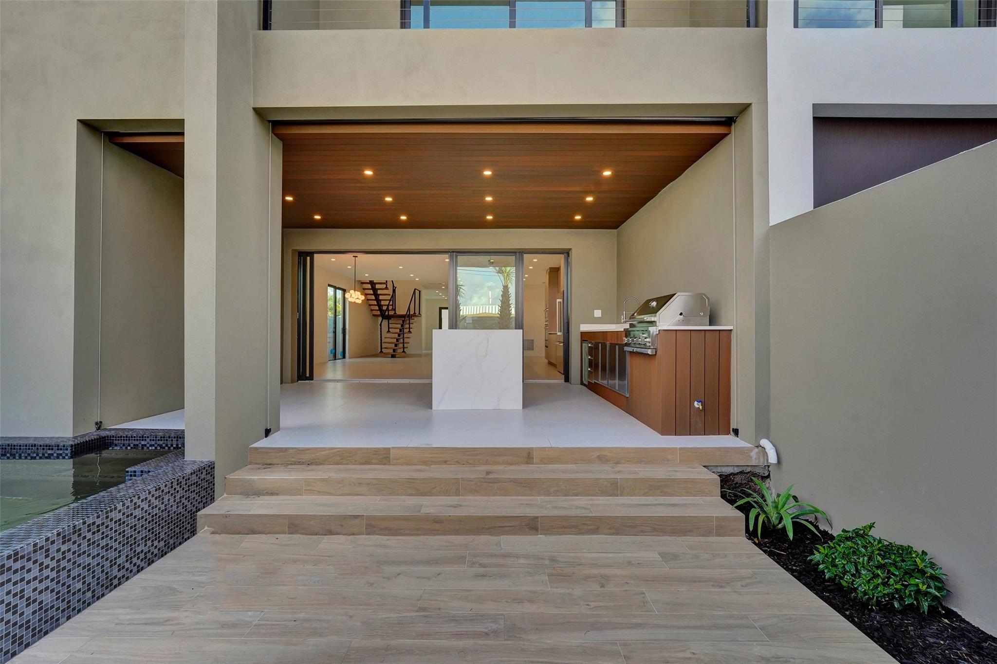 Poinsettia Heights - Residential