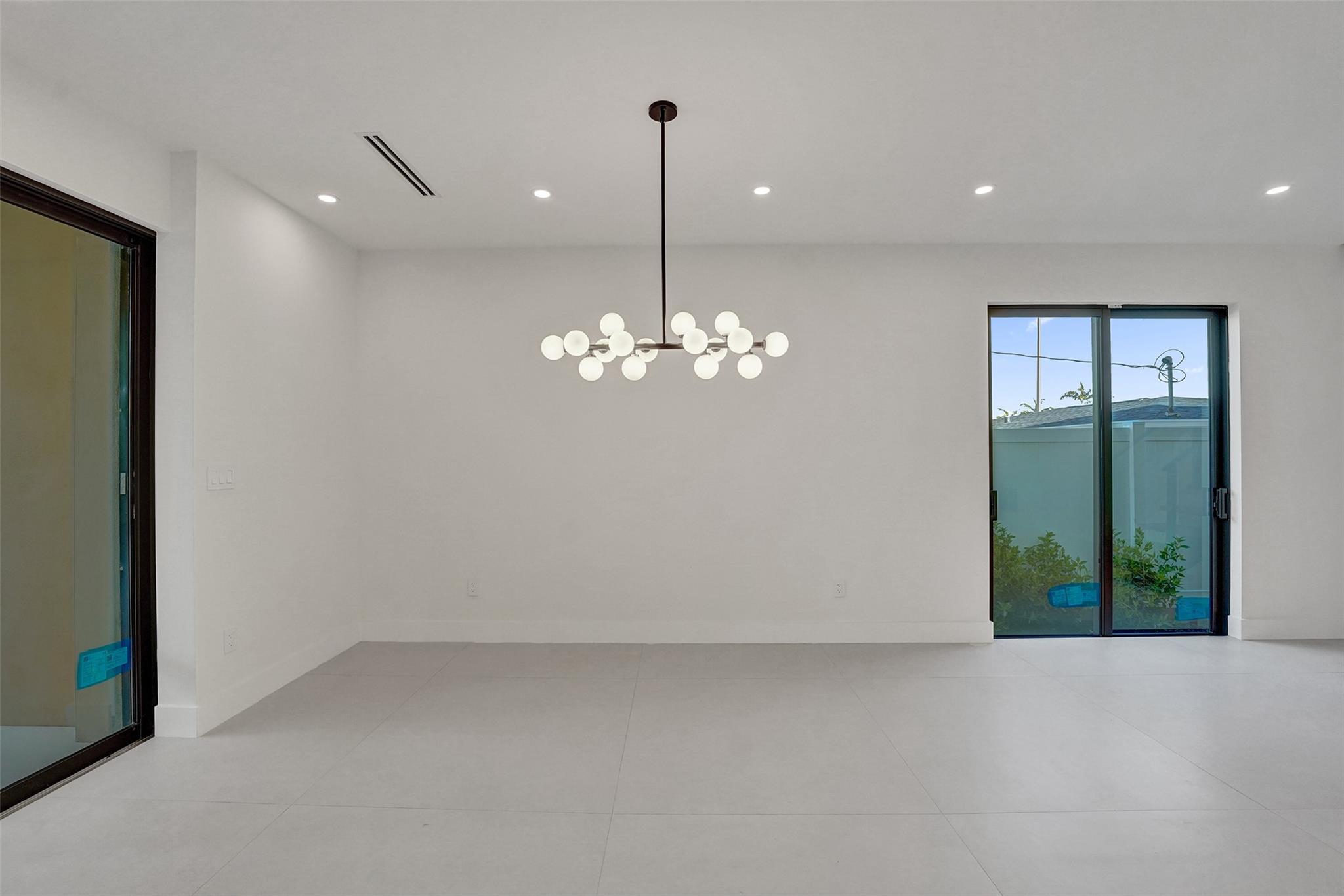 Poinsettia Heights - Residential