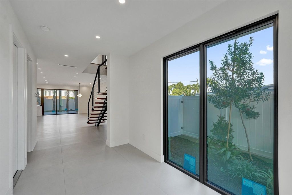 Photo of 1527 NE 15th Ave, Fort Lauderdale, FL 33304 (MLS # F10538984)