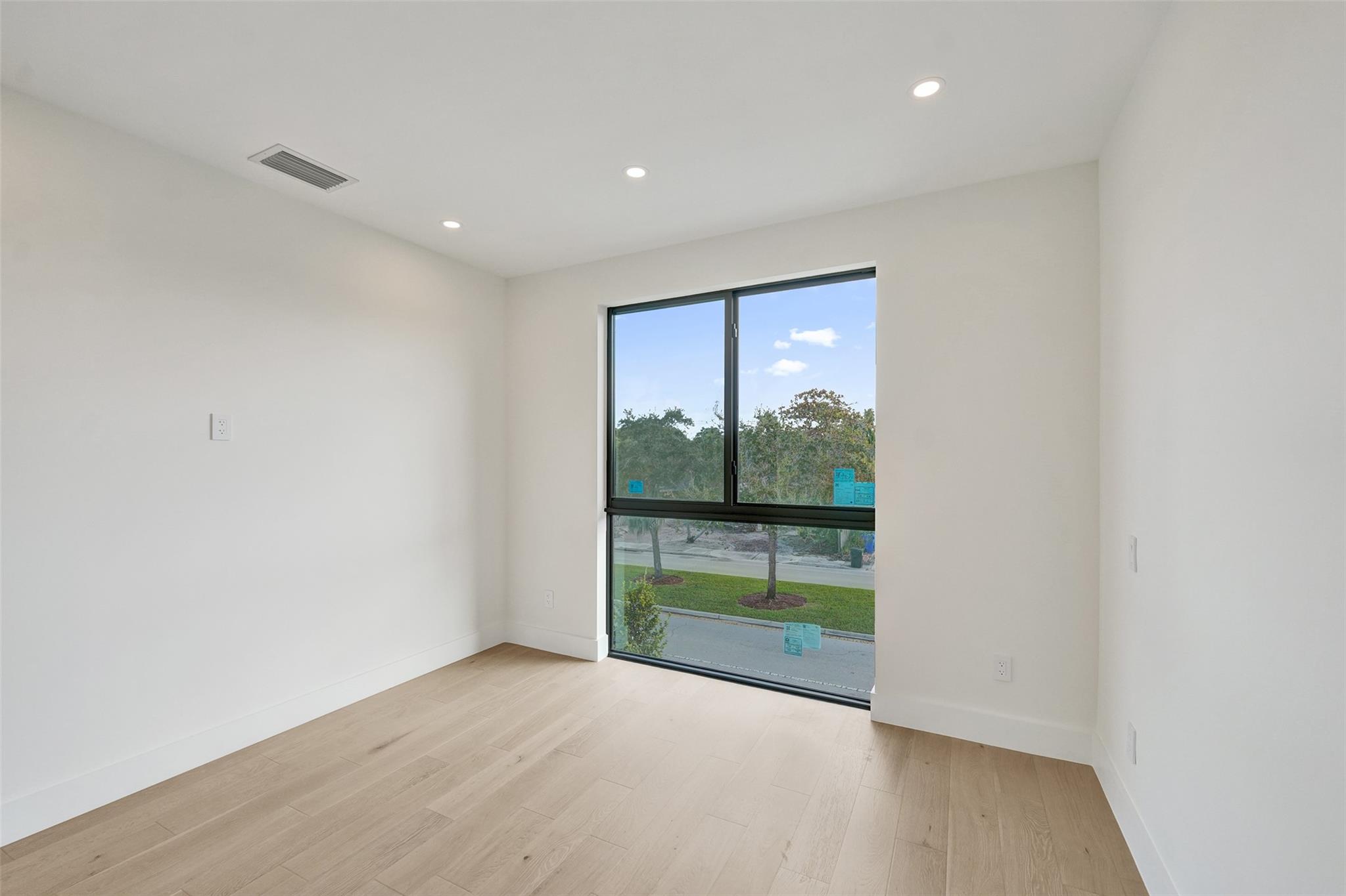 Poinsettia Heights - Residential