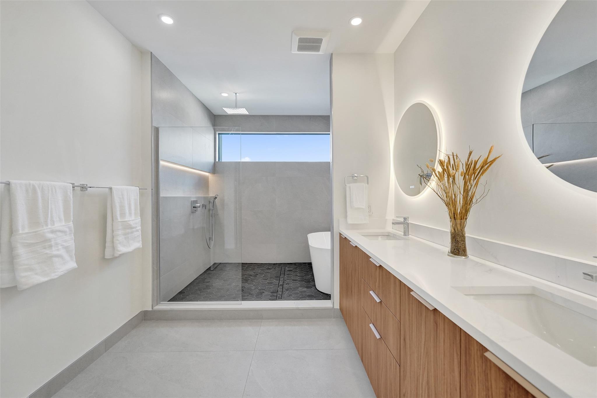 Poinsettia Heights - Residential