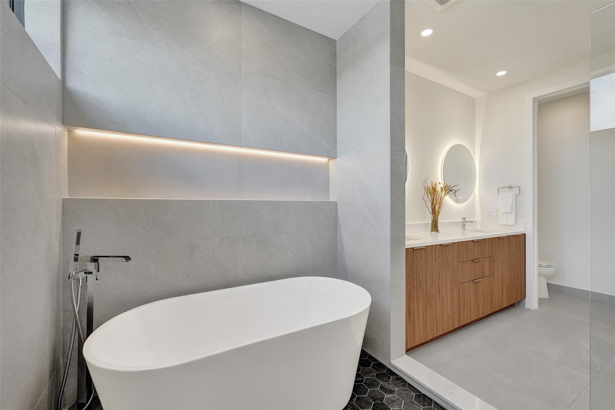 Poinsettia Heights - Residential