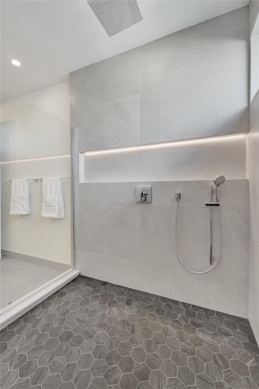 Poinsettia Heights - Residential