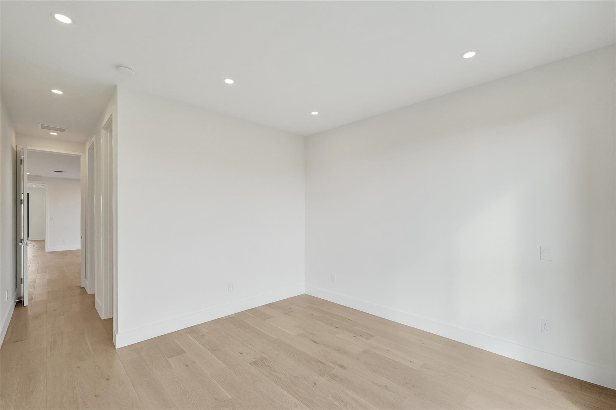 Poinsettia Heights - Residential