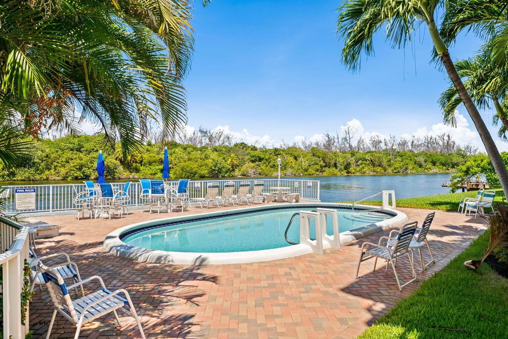 Photo of 333 NE 19th Avenue #401, Deerfield Beach, FL 33441 (MLS # R11118407)