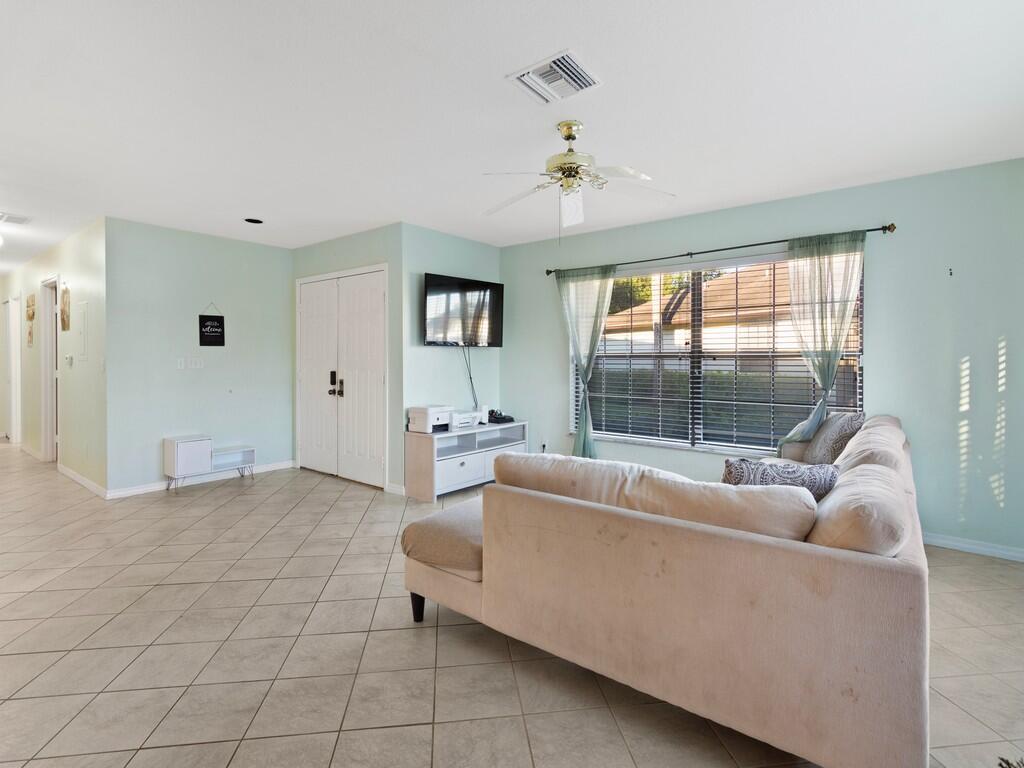 LONGWOOD VILLAGE PHASE 1 - Residential Lease