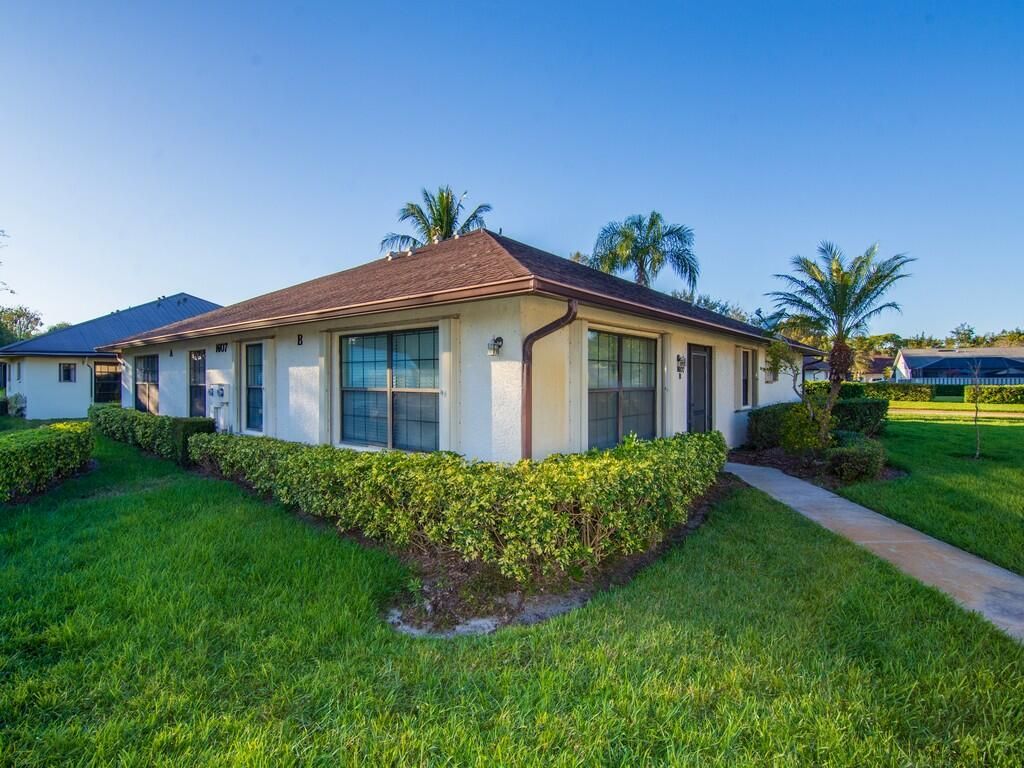 Photo of 1607 Laurel Leaf Lane, Fort Pierce, FL 34950 (MLS # R11151657)