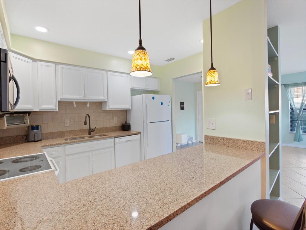 LONGWOOD VILLAGE PHASE 1 - Residential Lease