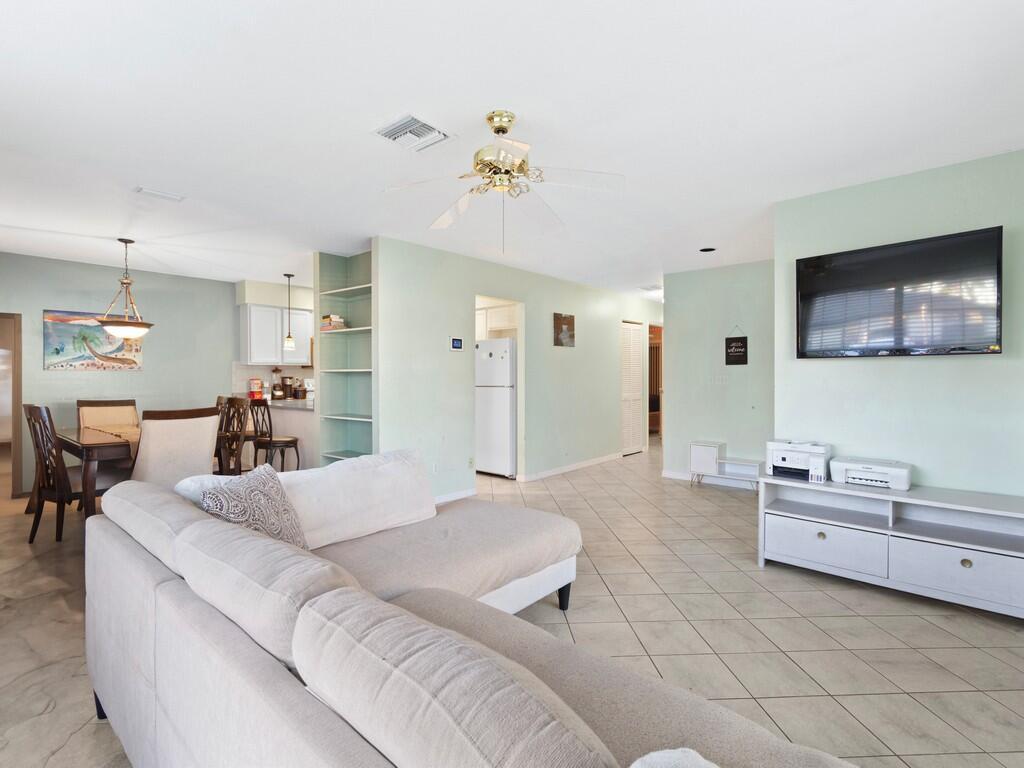 LONGWOOD VILLAGE PHASE 1 - Residential Lease