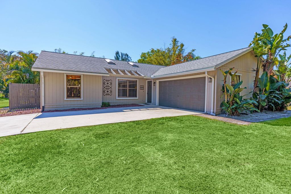 Photo of 11730 152nd Street N, Jupiter, FL 33478 (MLS # R11160610)