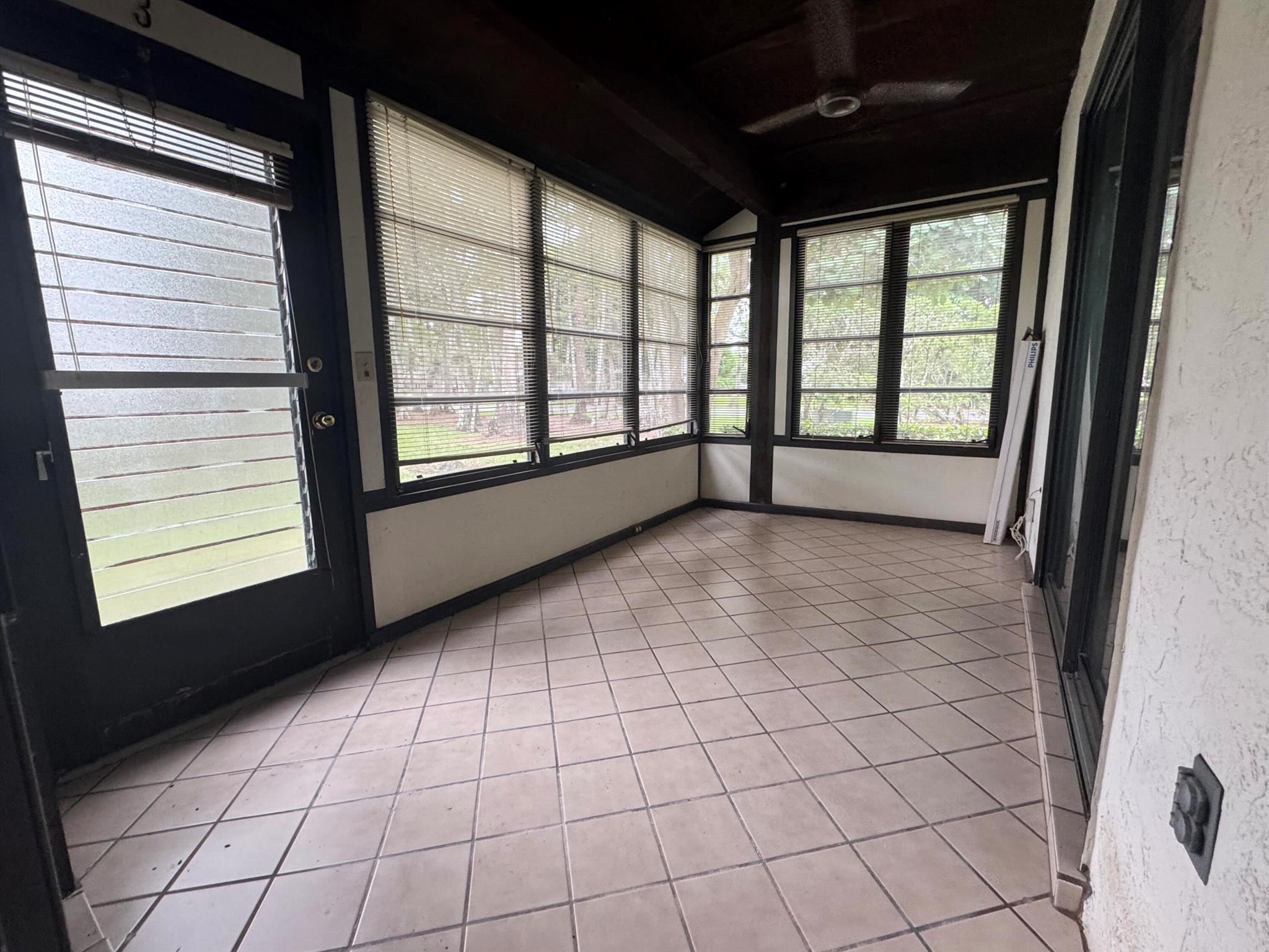 STRATHMORE GATE WEST - Residential