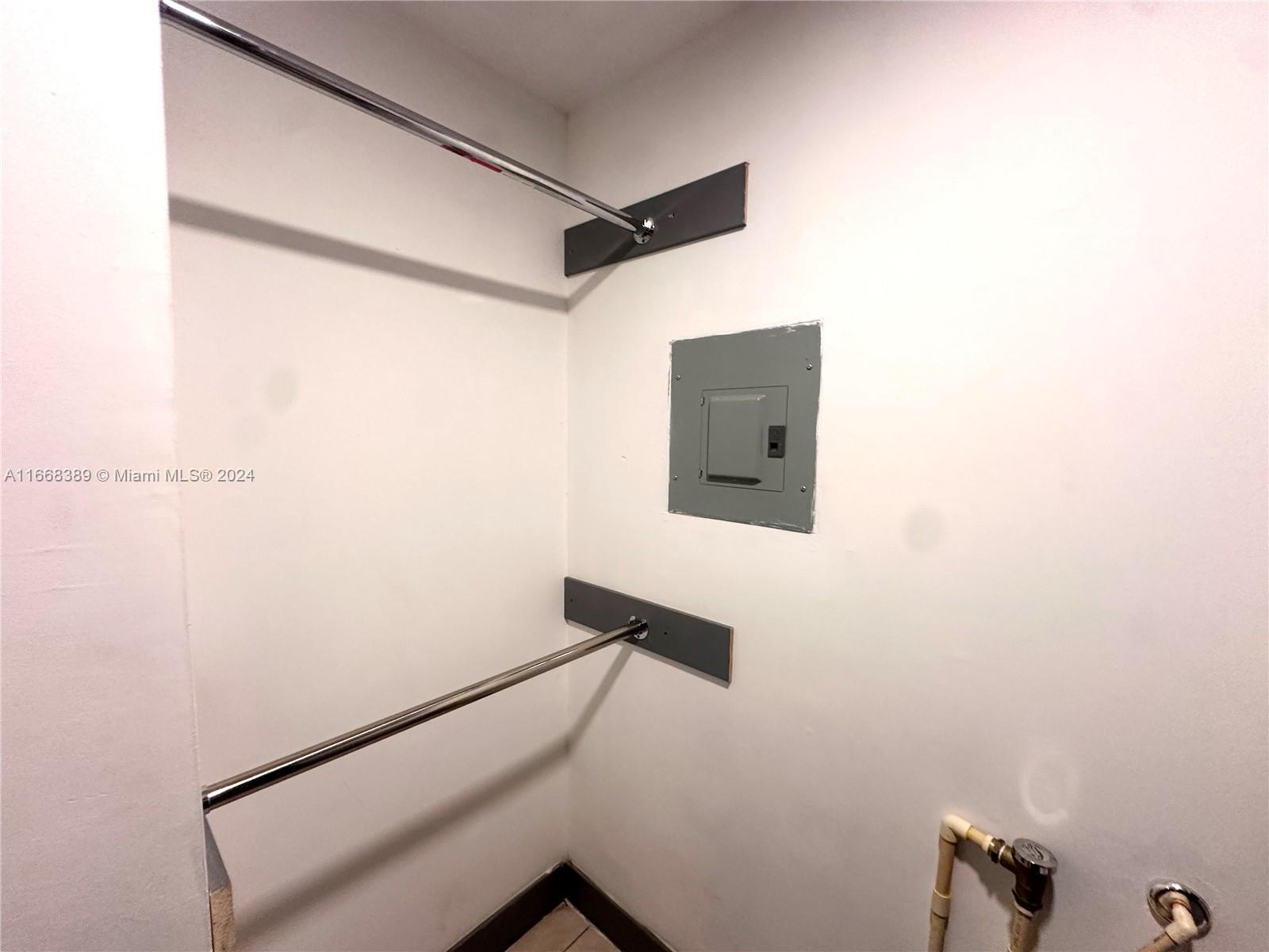 HIBISCUS GARDENS - Residential Lease
