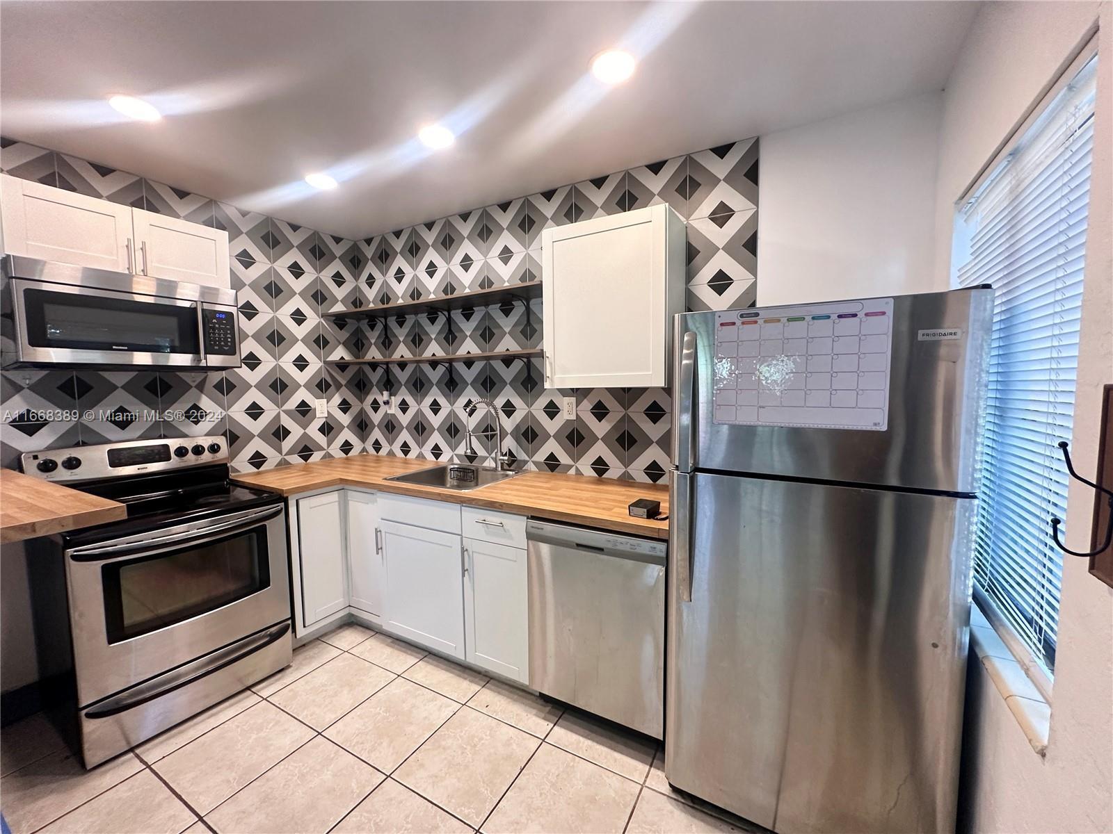 HIBISCUS GARDENS - Residential Lease