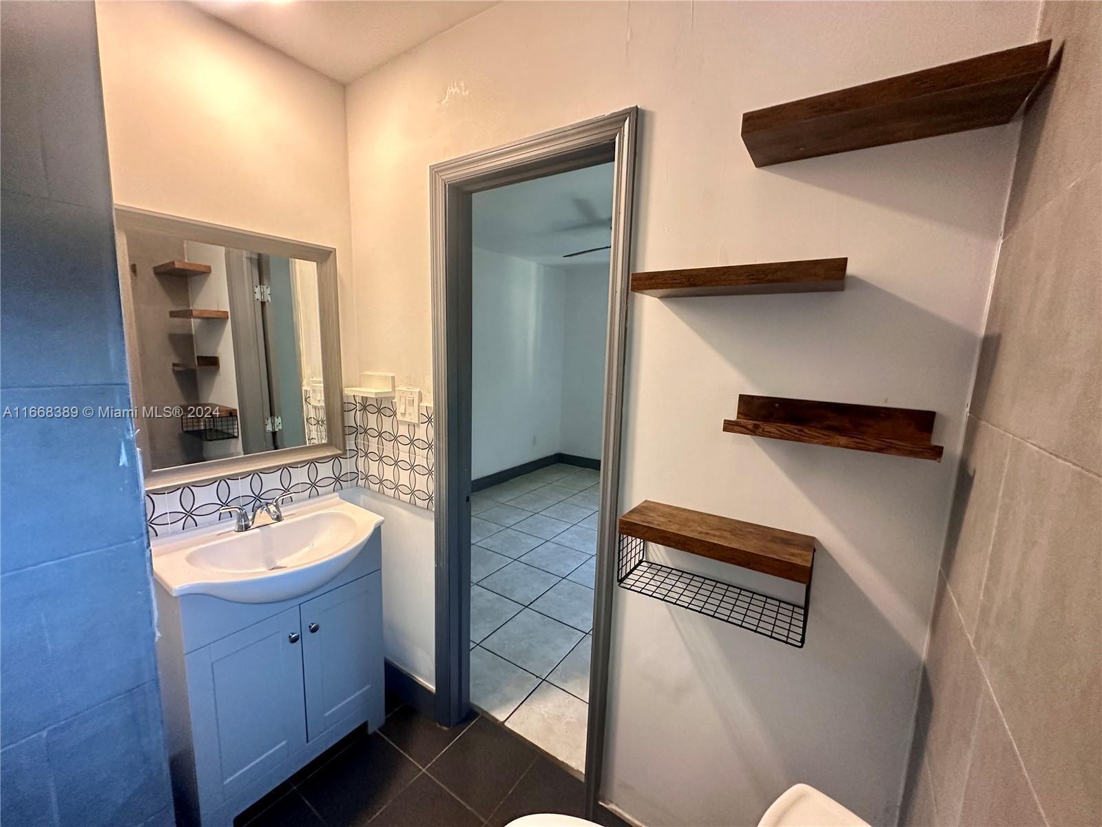 HIBISCUS GARDENS - Residential Lease