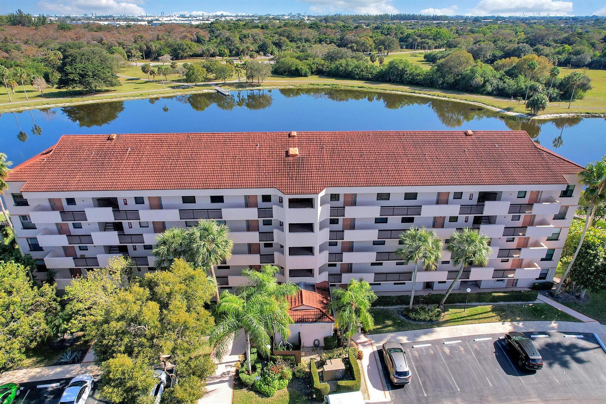 2766 Carambola Circle S 405