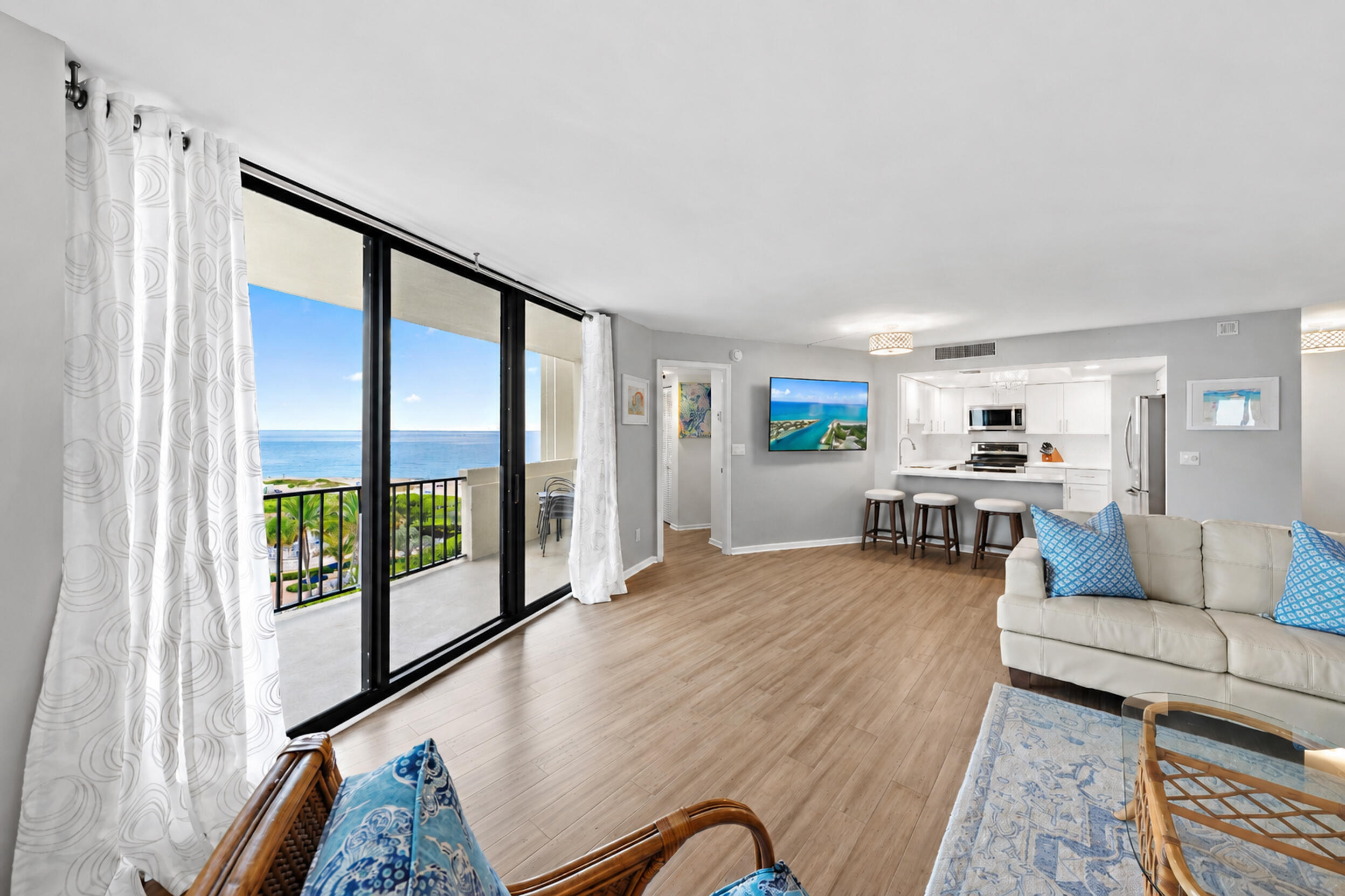 2800 N Ocean Drive B-7c