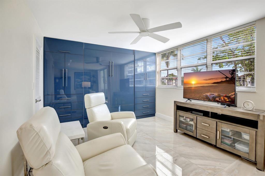 HOLLYBROOK GOLF & TENNIS - Residential