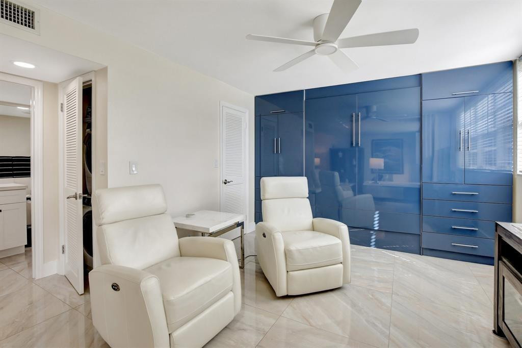 HOLLYBROOK GOLF & TENNIS - Residential