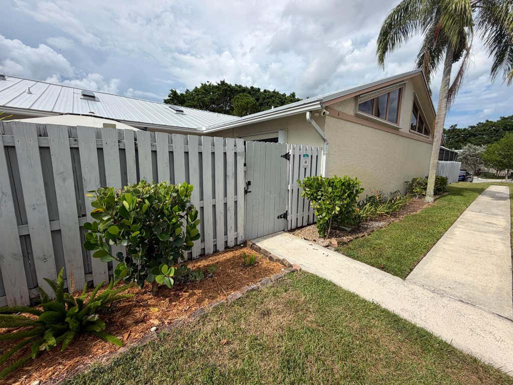 Photo of 8847 THUMBWOOD Circle #A, Boynton Beach, FL 33436 (MLS # B26059338)