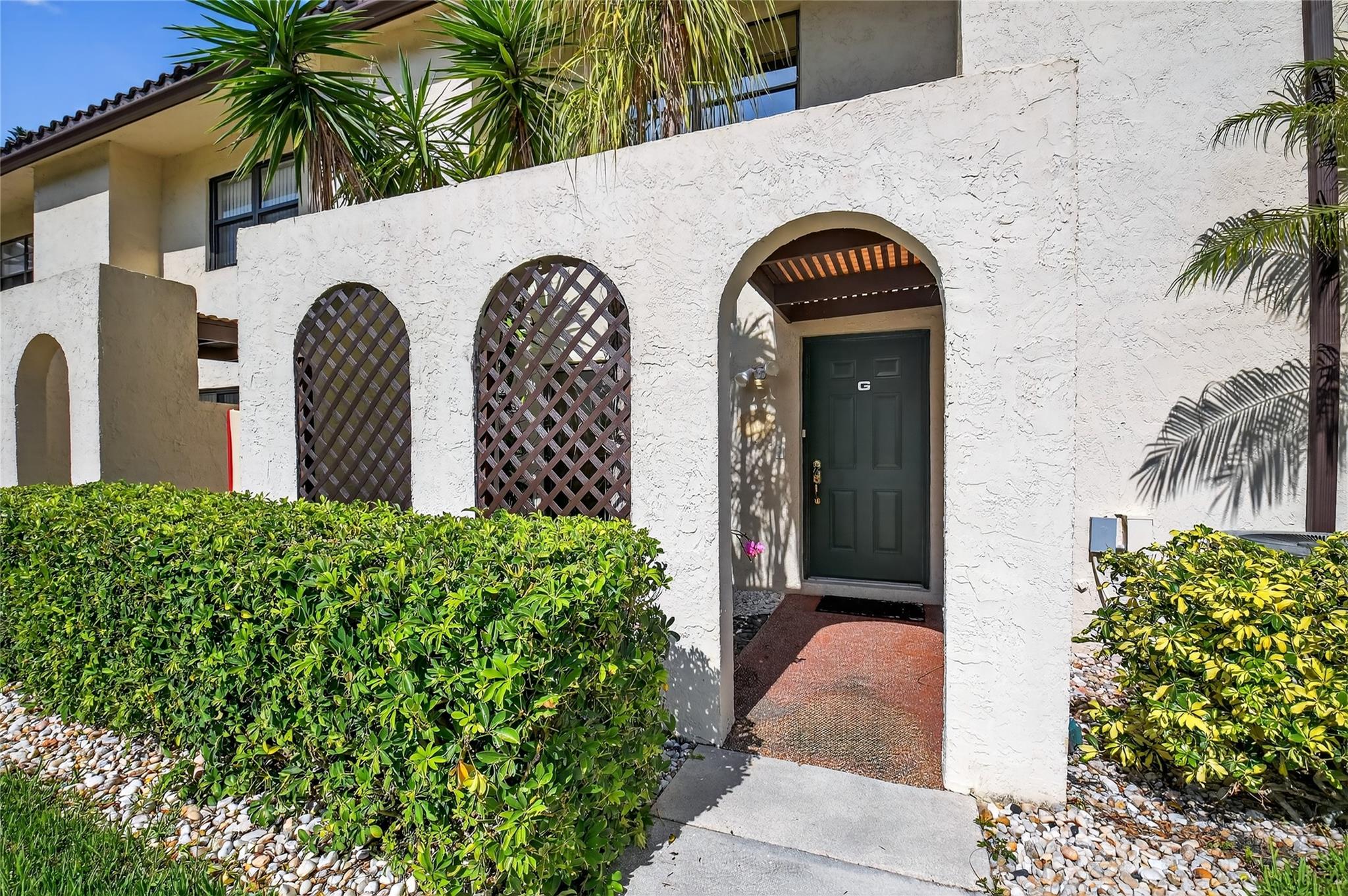 21863 Arriba Real 8-G