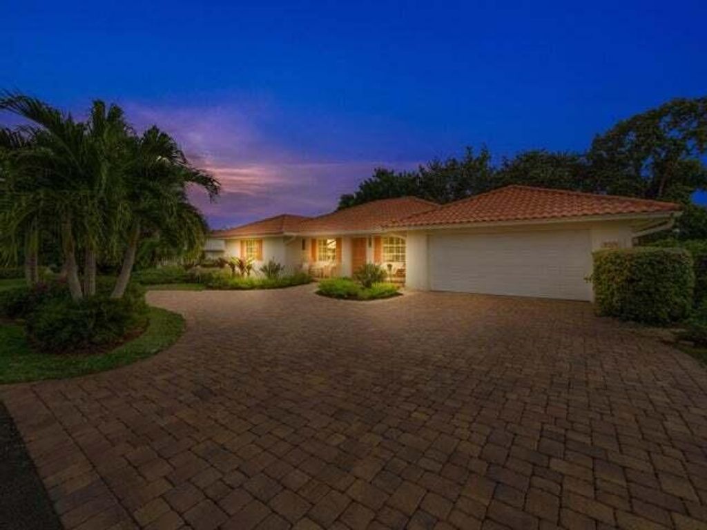 Photo of 8574 SE Seagrape Way, Hobe Sound, FL 33455 (MLS # R10930417)