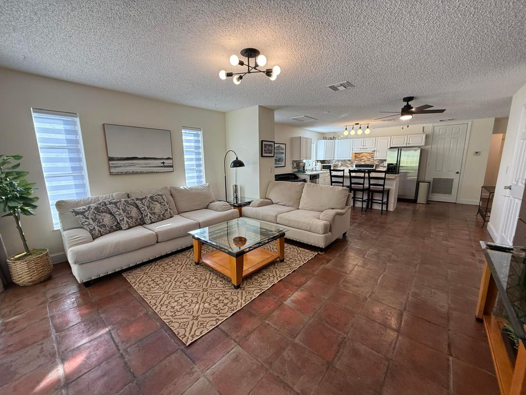 Photo of 801 NE 2nd Avenue, Delray Beach, FL 33444 (MLS # B26027141)