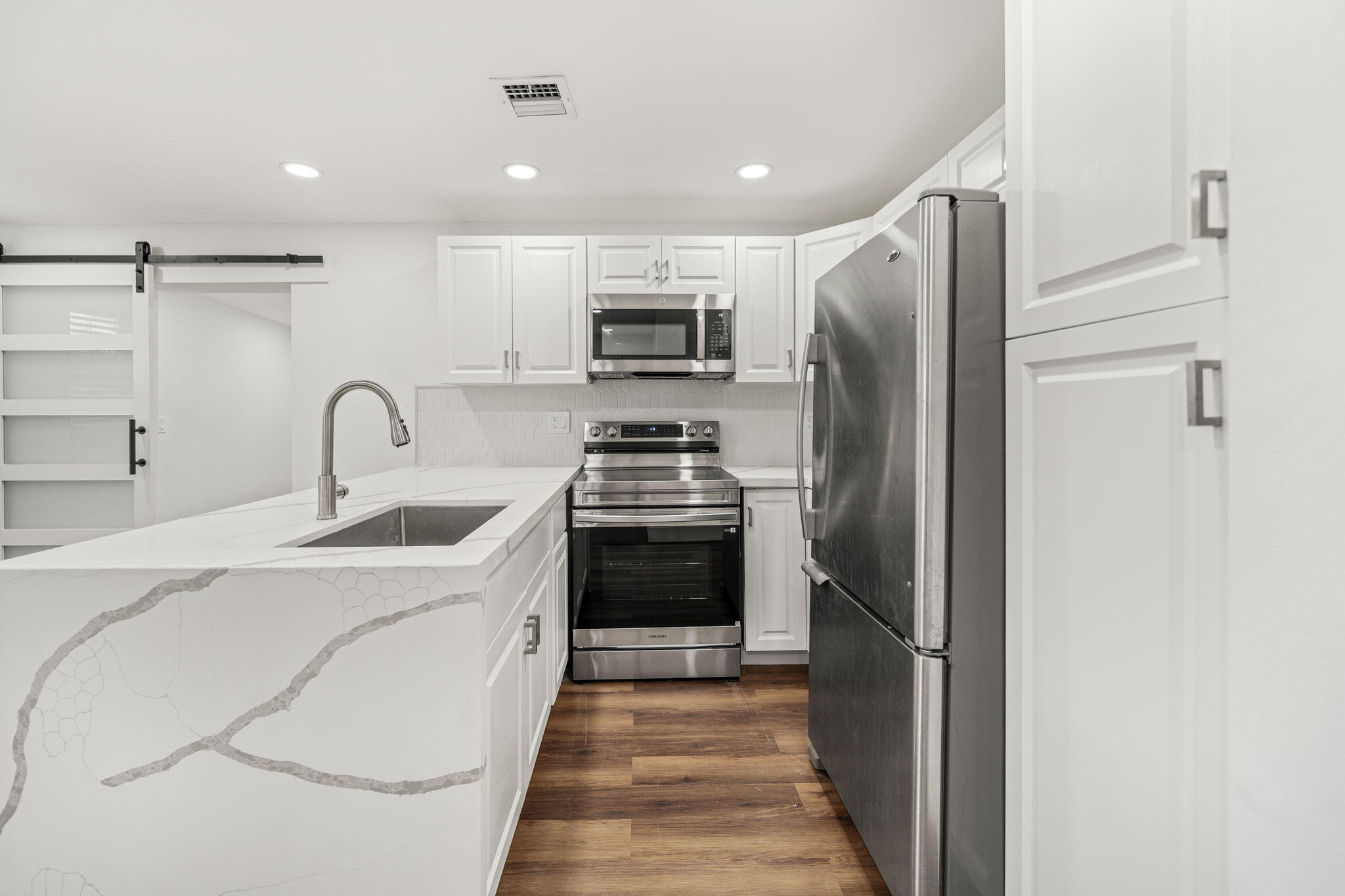 5295 HELENE Place