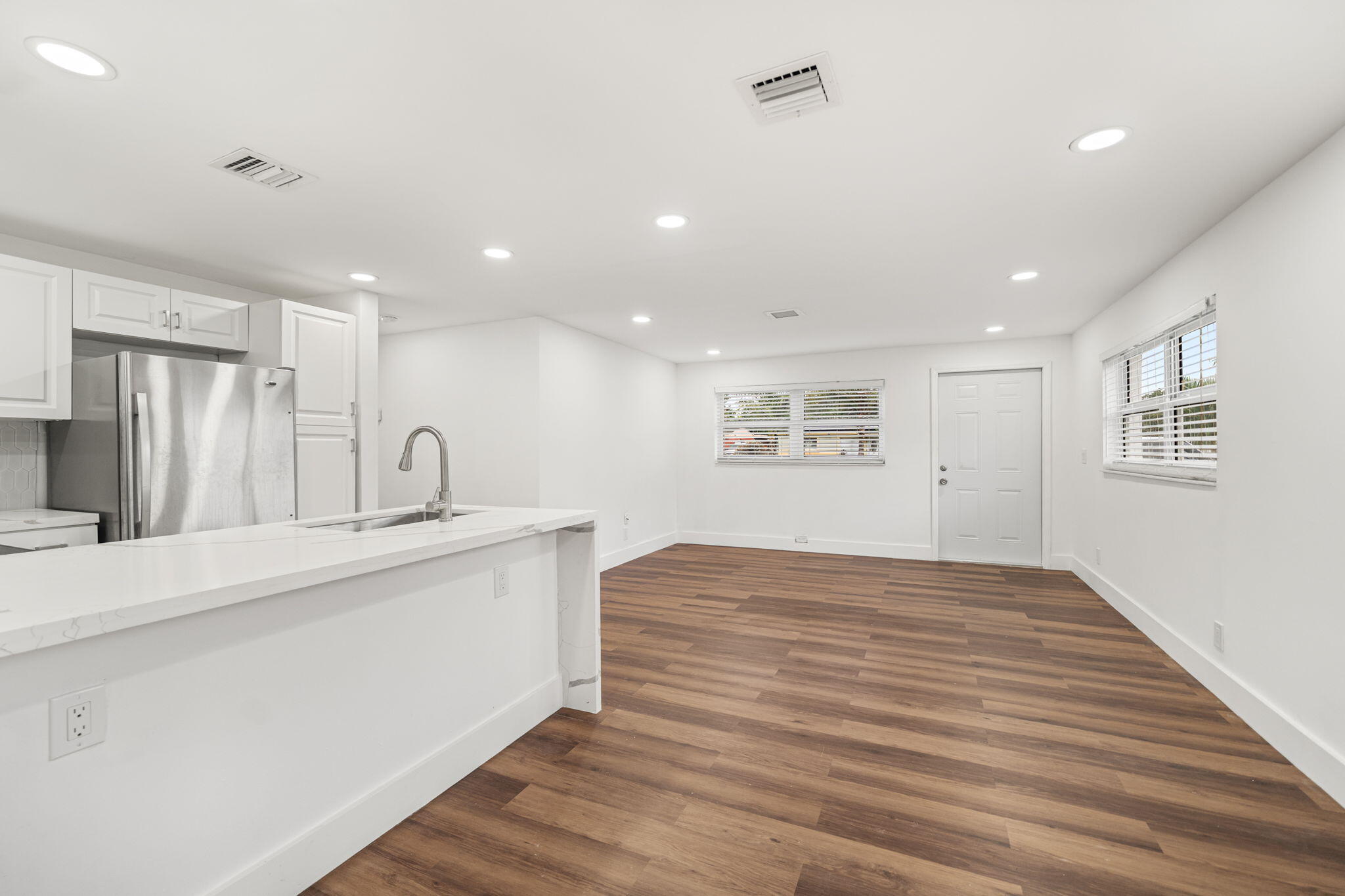 5295 HELENE Place