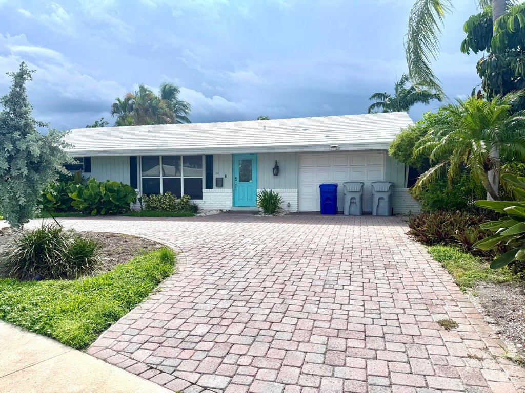 Photo of 1131 NE 27TH Avenue, Pompano Beach, FL 33062 (MLS # B26079685)