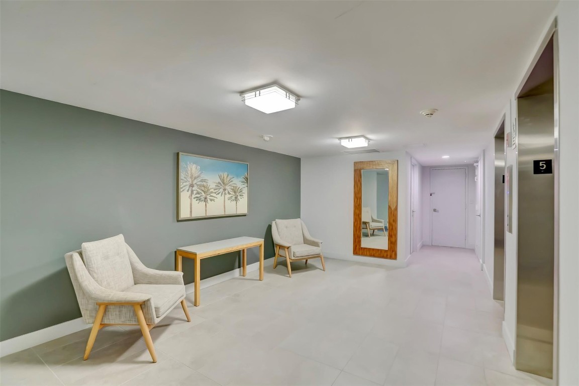 EAST POINT TOWERS - Residential