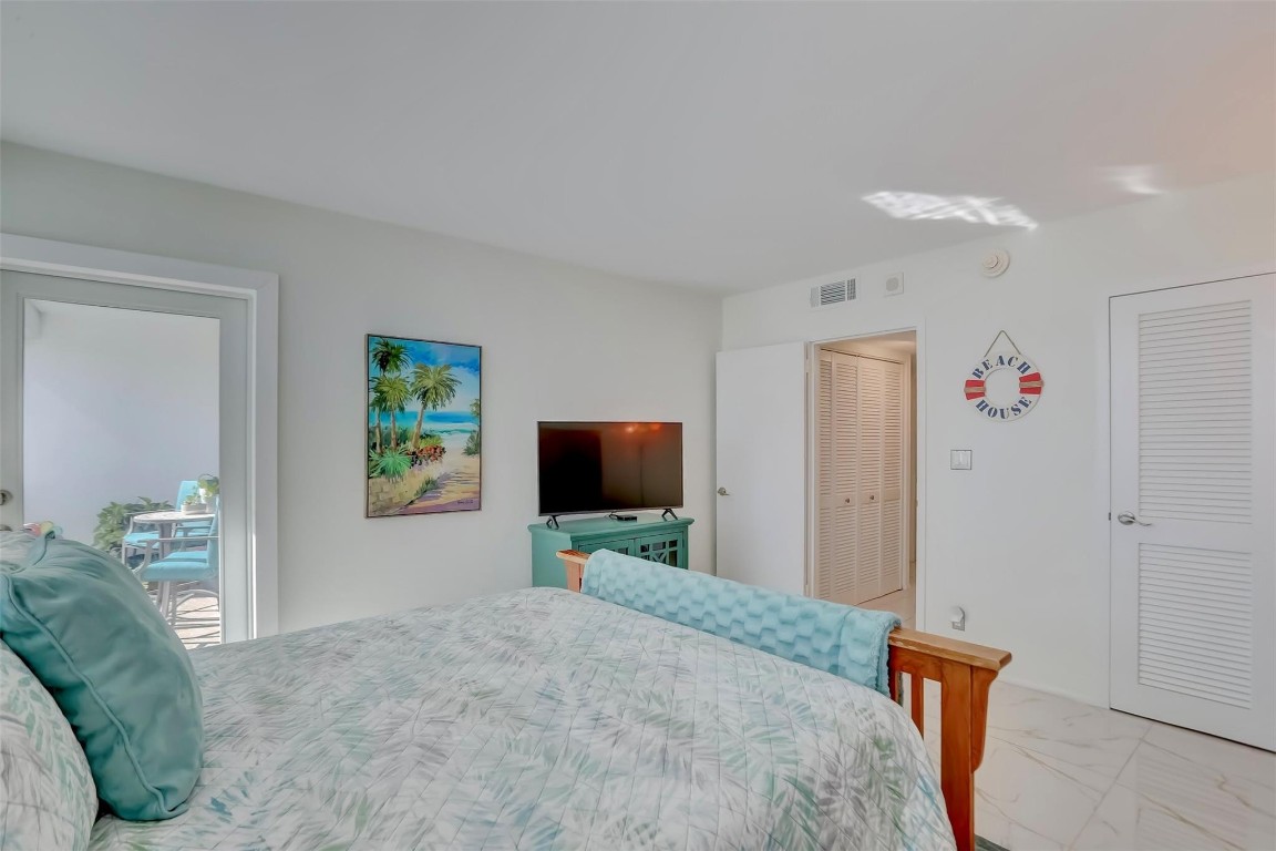 EAST POINT TOWERS - Residential