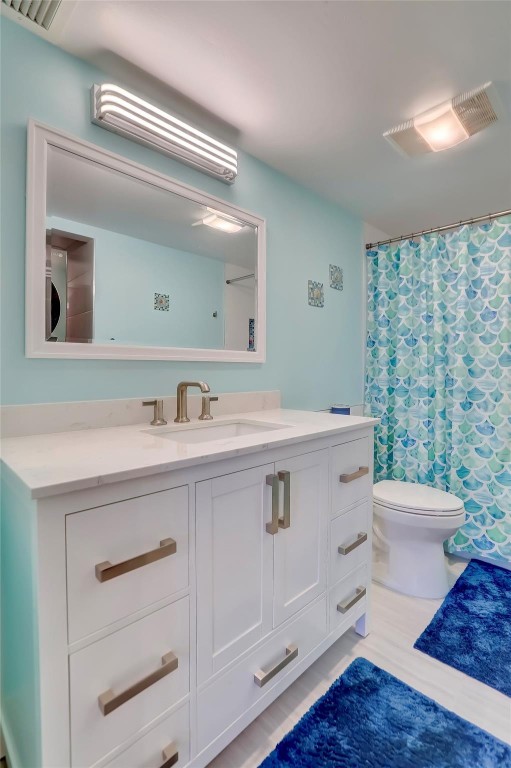 EAST POINT TOWERS - Residential