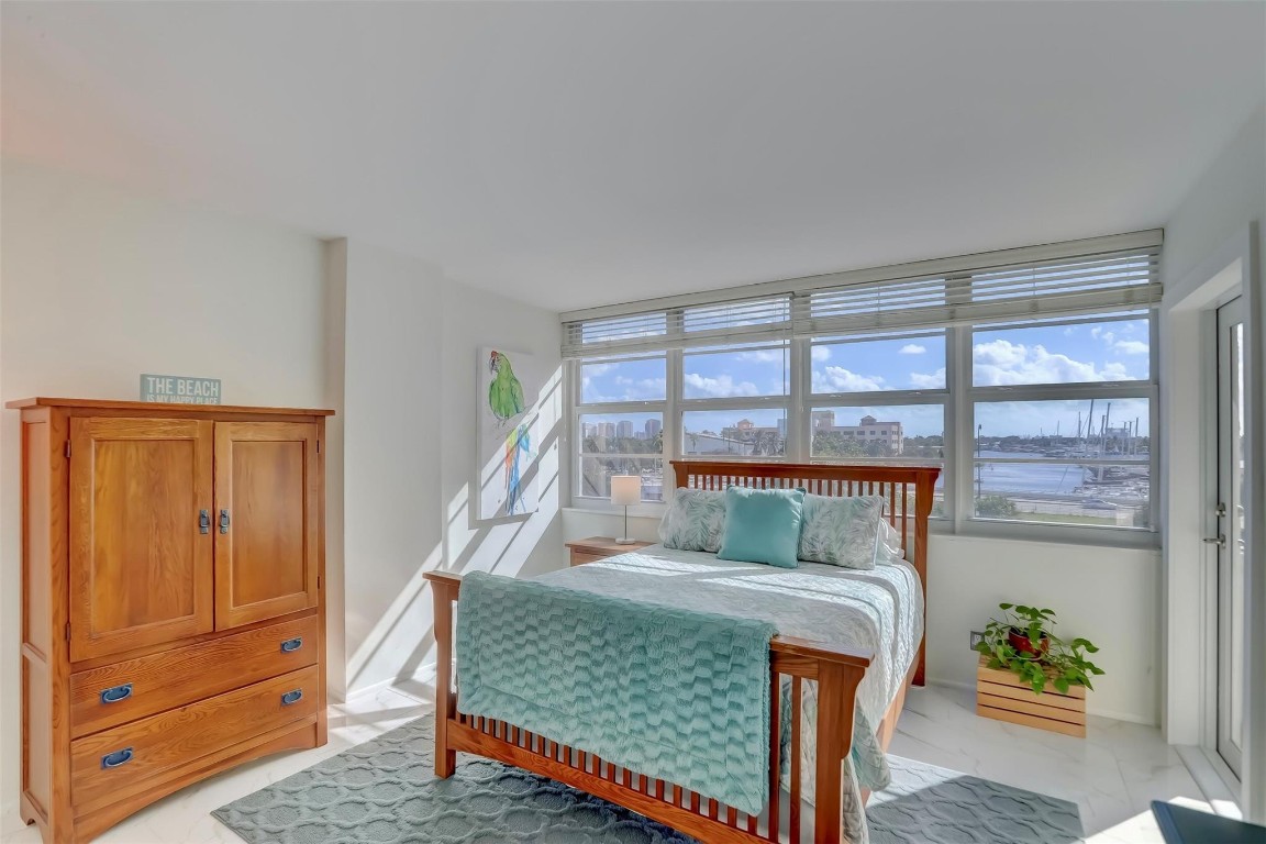 EAST POINT TOWERS - Residential