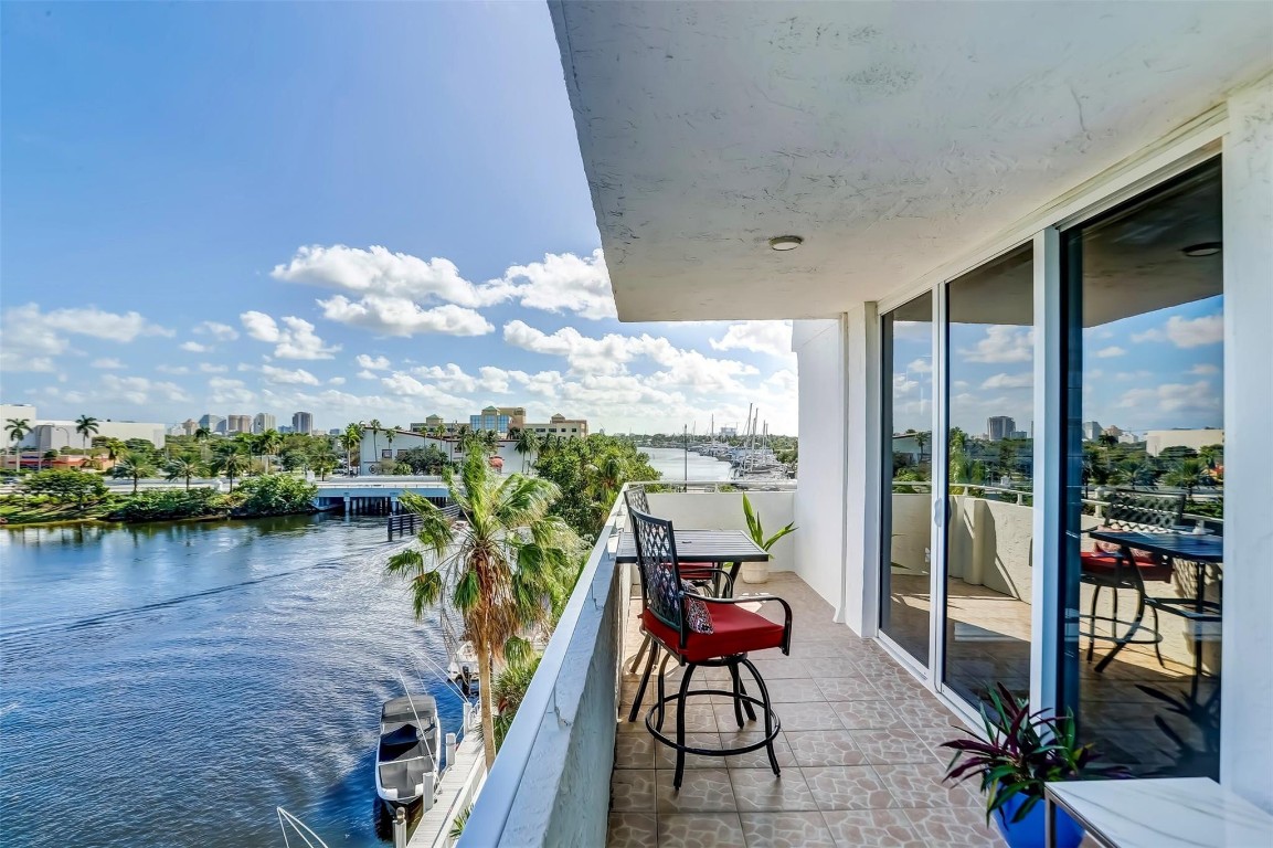 EAST POINT TOWERS - Residential