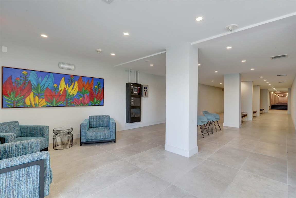 EAST POINT TOWERS - Residential