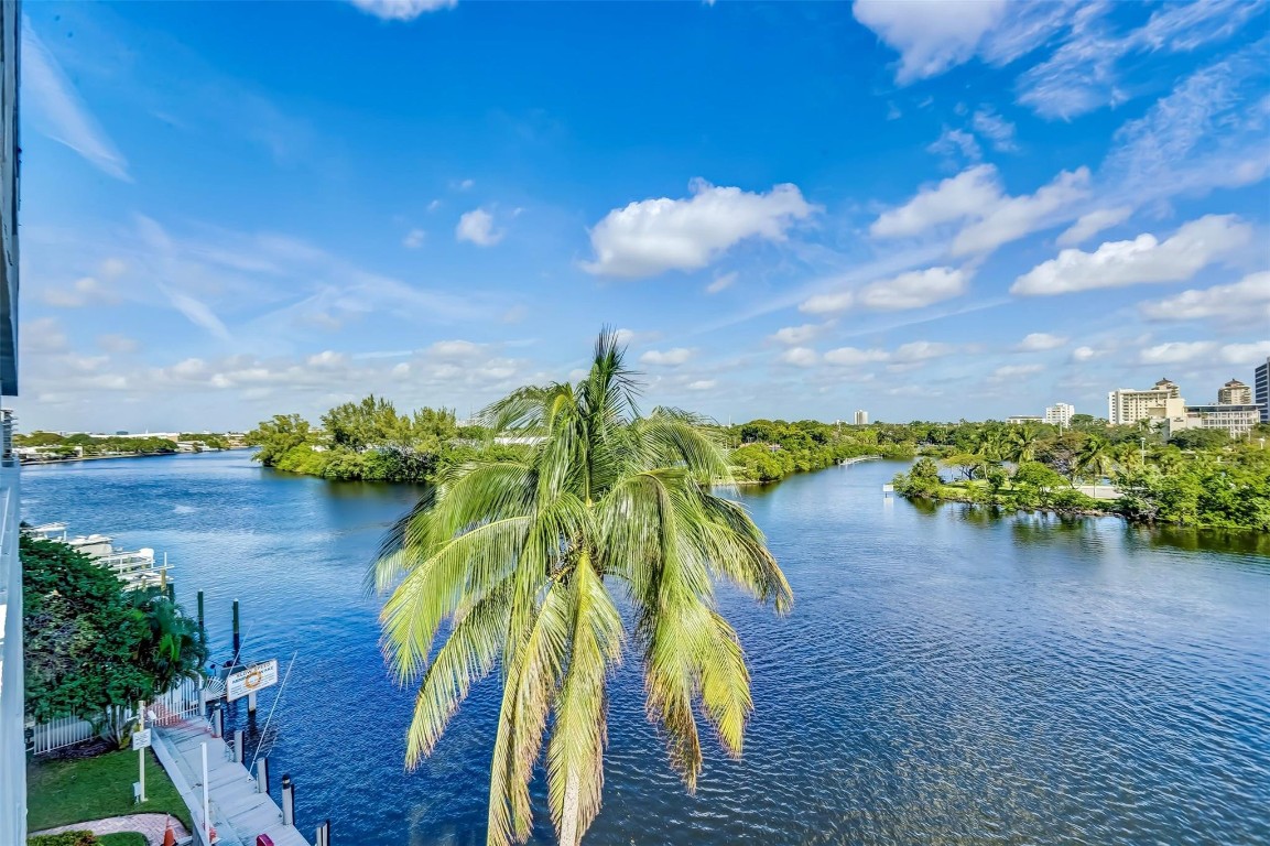 EAST POINT TOWERS - Residential