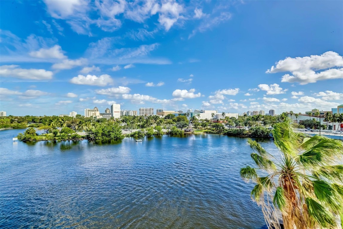 EAST POINT TOWERS - Residential