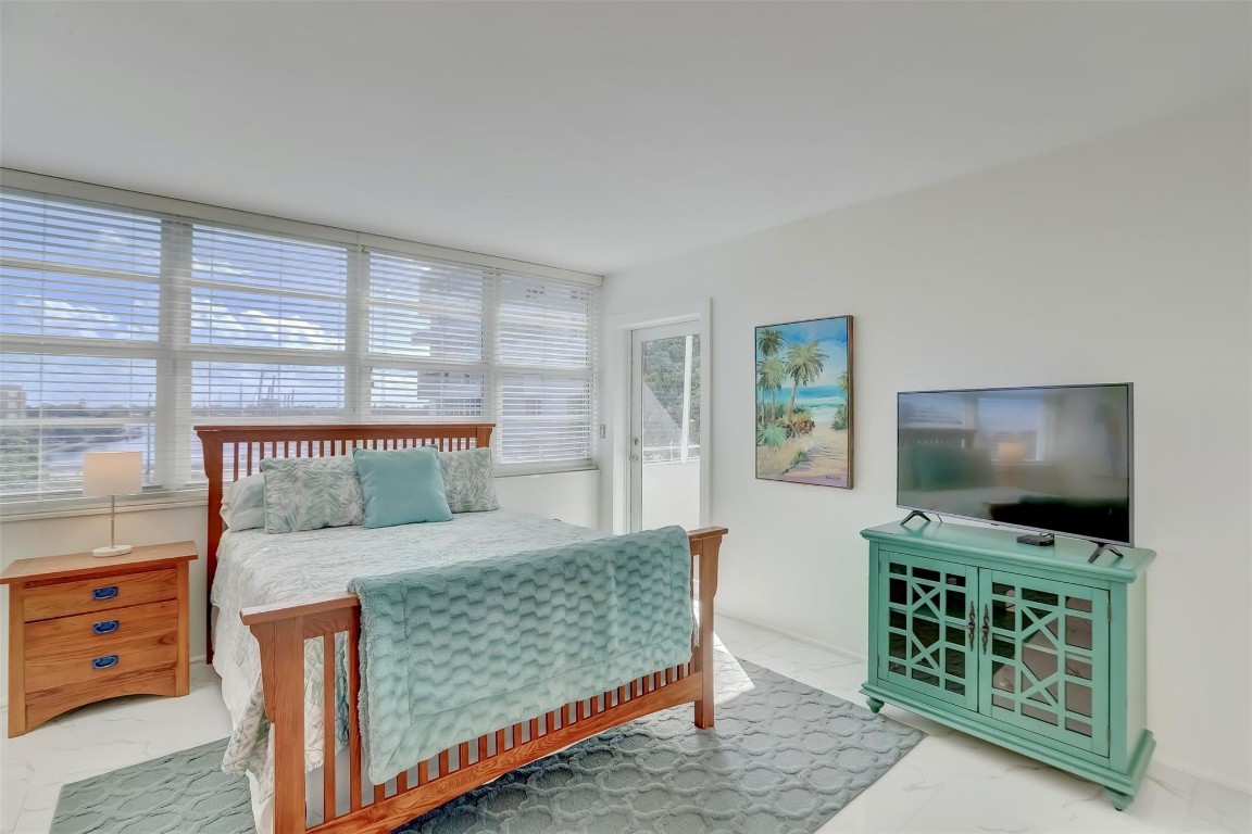 EAST POINT TOWERS - Residential