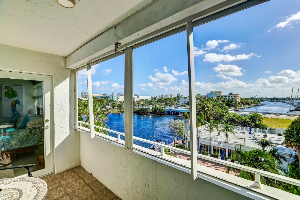 EAST POINT TOWERS - Residential