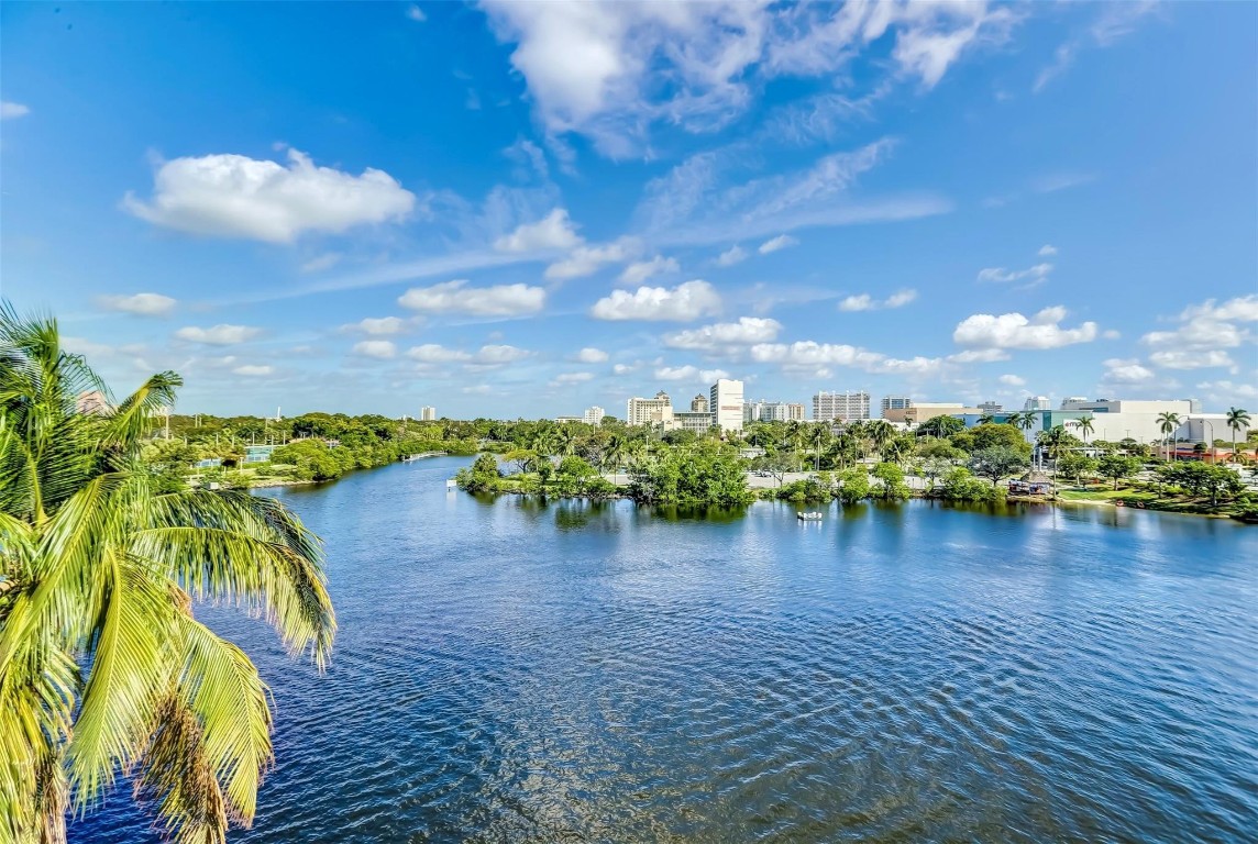 EAST POINT TOWERS - Residential