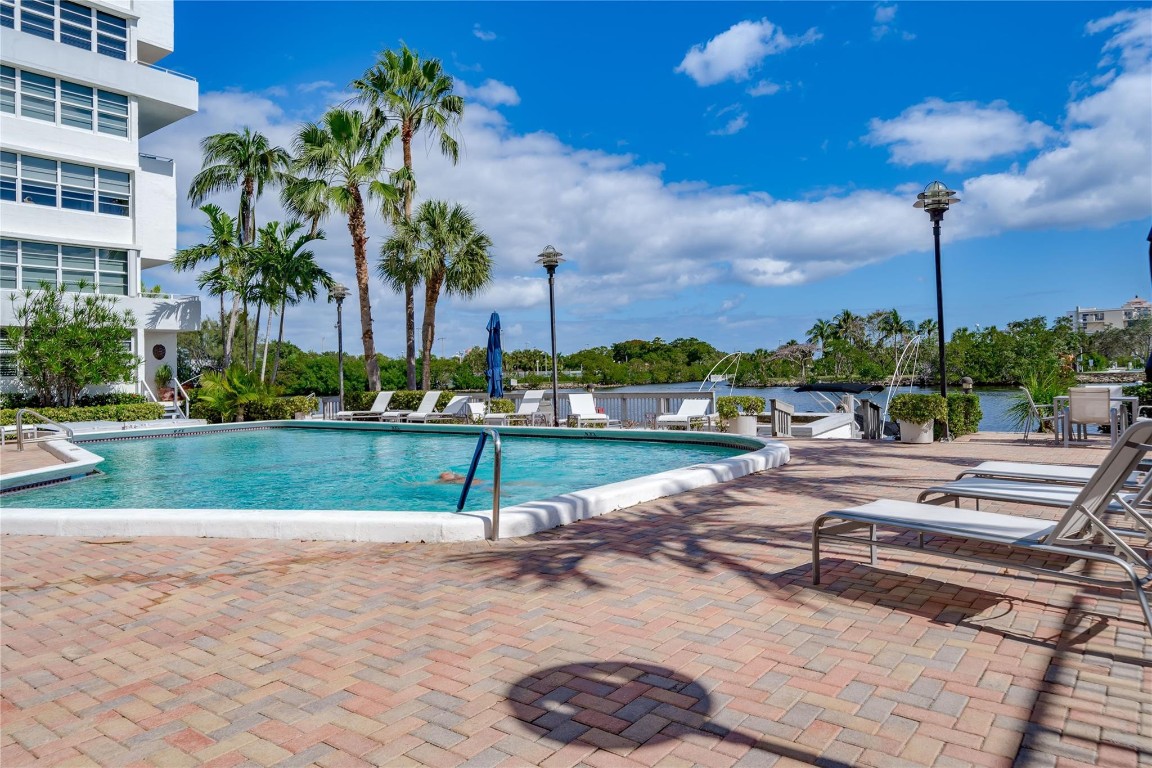 EAST POINT TOWERS - Residential