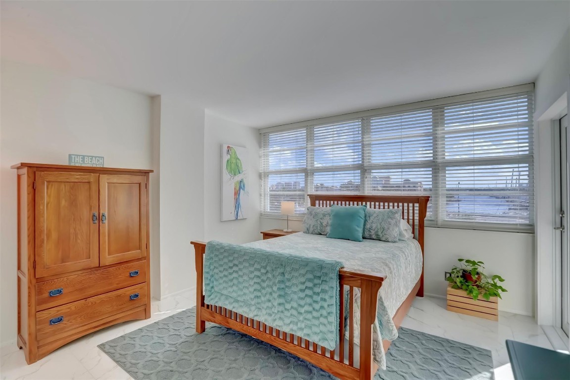 EAST POINT TOWERS - Residential