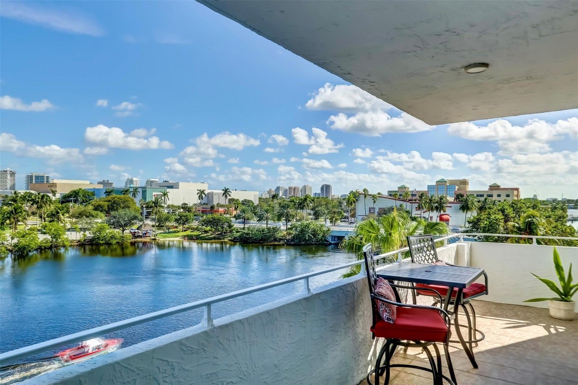 EAST POINT TOWERS - Residential