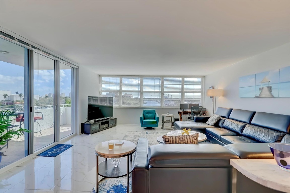 EAST POINT TOWERS - Residential