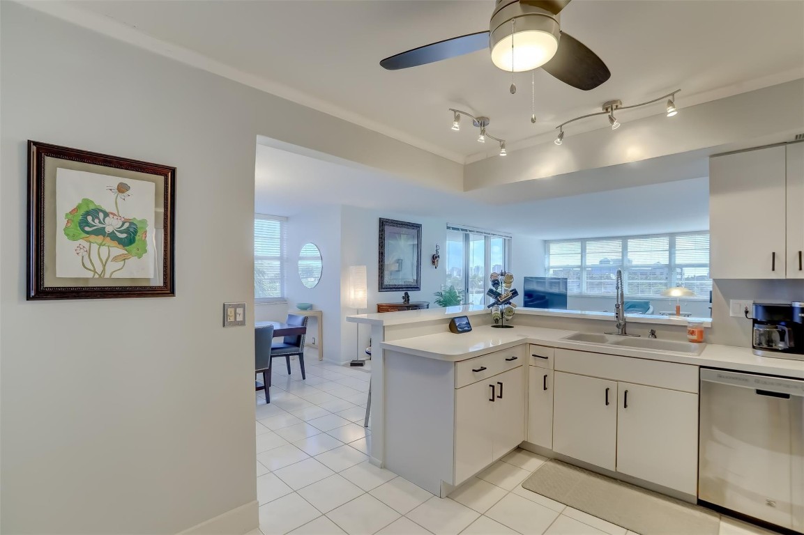 EAST POINT TOWERS - Residential