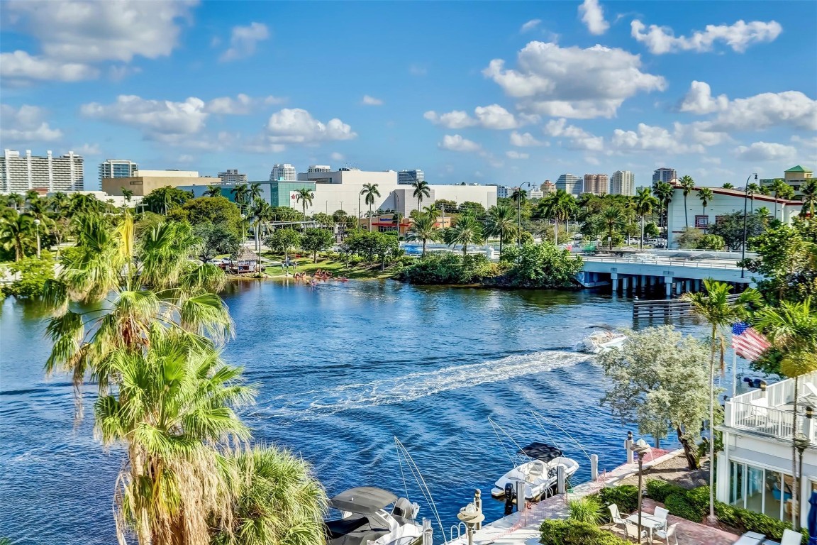 EAST POINT TOWERS - Residential